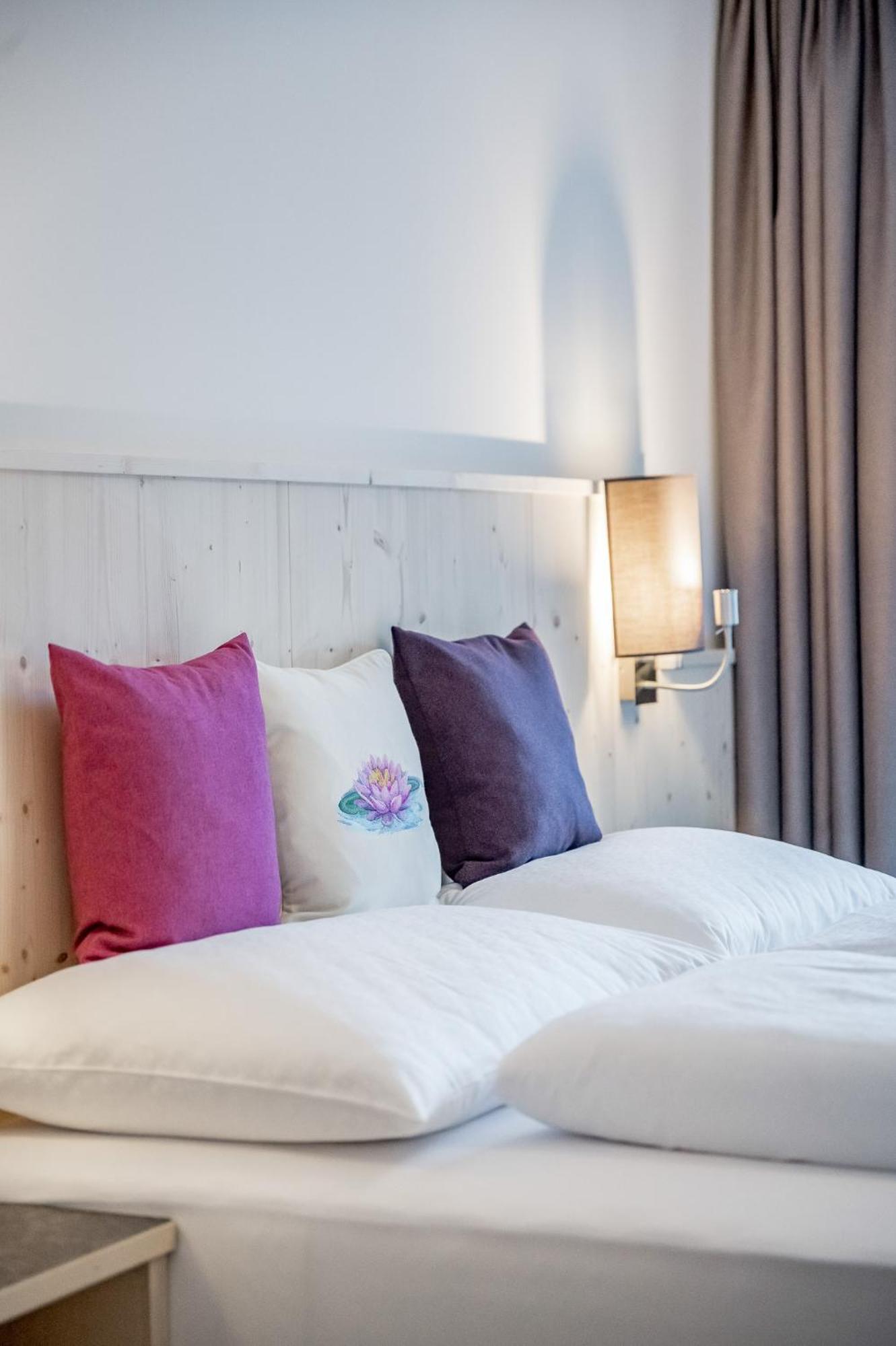 Seehueter'S Hotel Seerose Oetz Rum bild